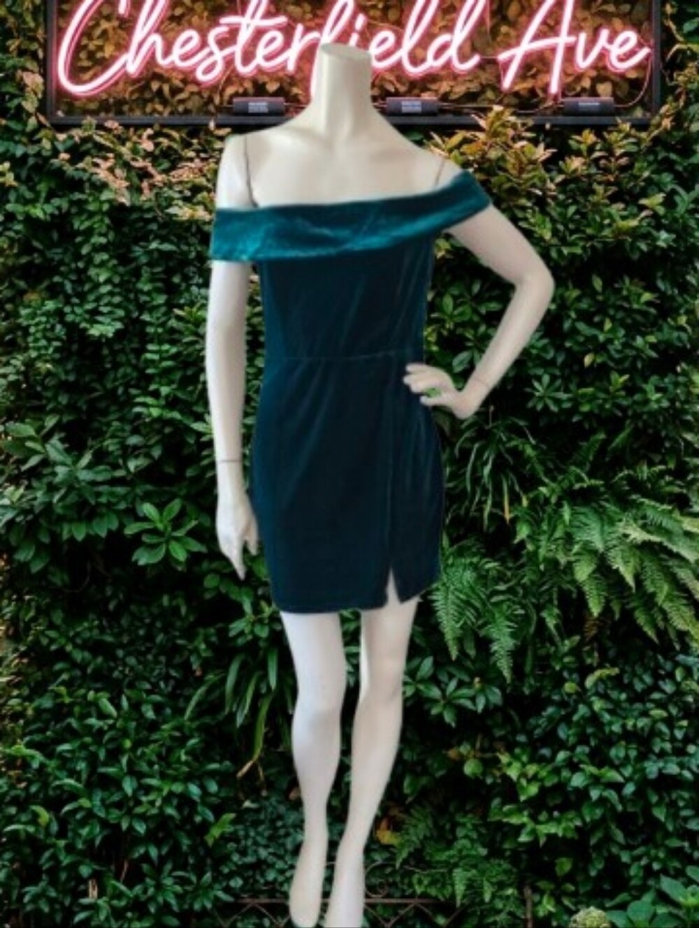 Lulu's Mini Dress L Extraordinary Essence Emerald Velvet Off-the-Shoulder